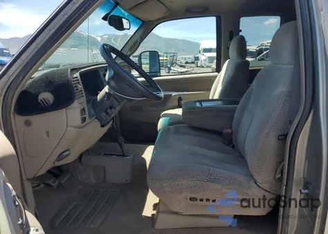 1998 Chevrolet Gmt-400 K3500 z USA, uszkodzony, nr VIN 1GCHK39J1WF047148